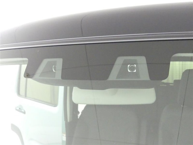 サポカーは、高齢運転者を含めたすべてのドライバーによる交通事故の発生防止・被害軽減対策の一環として、国が推奨する新しい自動車安全コンセプトです。詳しくは販売店スタッフまでおたずねください。