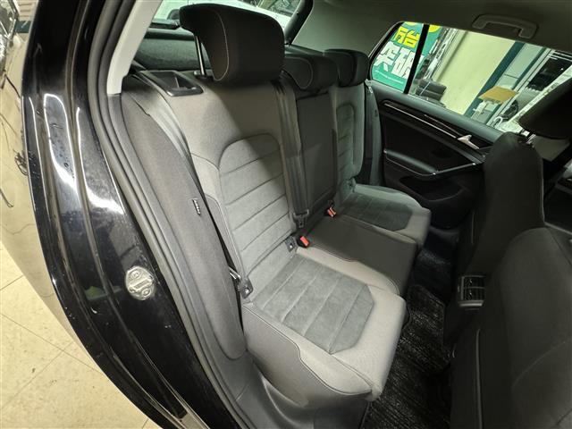 ・リアプライバシーガラス・ISOFIX