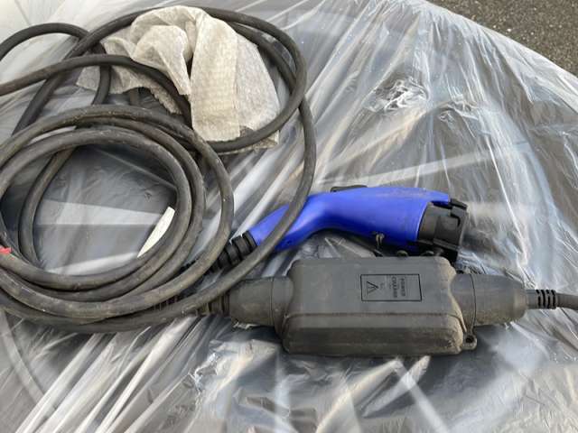 【付属品】このクルマ限定で使える装備品が付いています！使い方などはぜひ実際に店舗にお越しいただき、専門スタッフにお尋ねください！