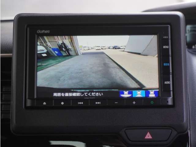 ◆バックカメラ◆リバースにするだけで映ります、後方の安全確認や、狭い駐車場での車庫入れ、雨の日や夜間など視界の悪い時に便利です！安全にバックする為には欠かせない装備です。