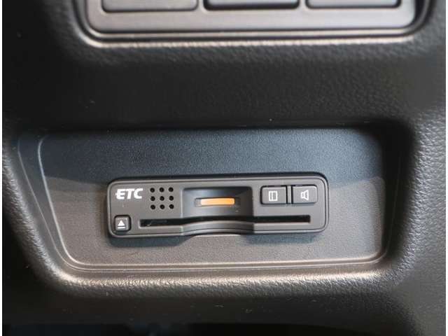 ETC車載器付きです。高速道路の料金所もスムーズに通過できます。
