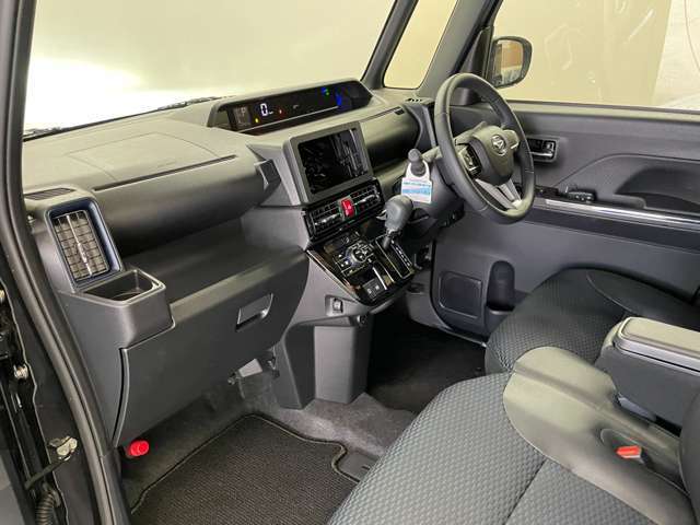 広々とした空間で、手軽にお荷物を出し入れ可能です！！