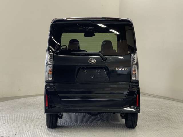 マフラーカッター取付から社外マフラー取付まで可能です！普通では物足りない方はお気軽にお尋ねください！！