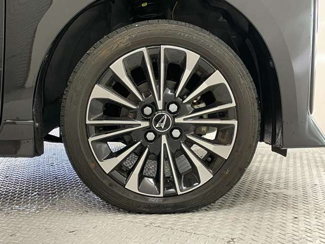 インディオ富山では様々なメーカーのタイヤ、アルミホイールを取り扱っております！もちろんスタッドレスタイヤも格安でご提供可能！！