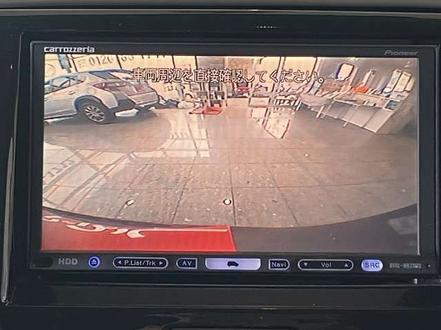 バックカメラ装備されておりますので後ろを目視出来なくてもカメラが付いているので安心です♪