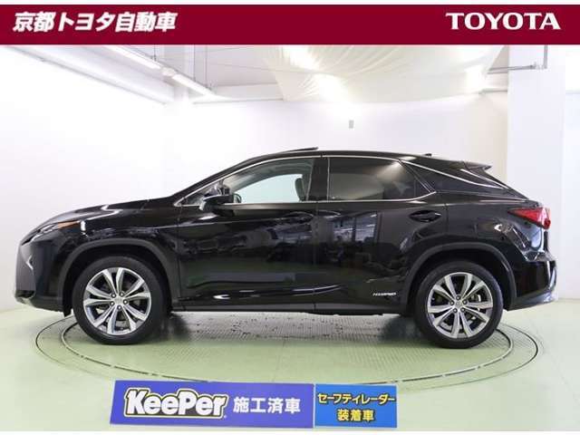 車線はみ出し防止警告【レーンアシスト】、衝突予防および衝突安全システム【PCS】で安心を。障害物や歩行者などを検知、警告してくれる【クリアランスソナー】がトラブルを未然に防ぐサポートをしてくれます。