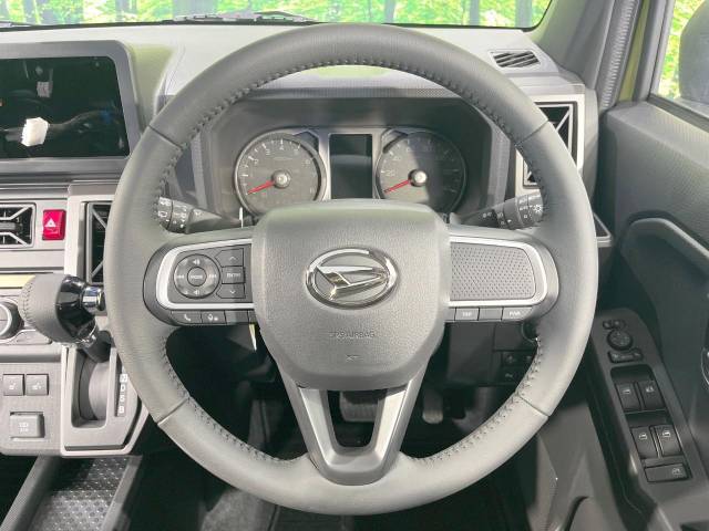 【純正革巻きステアリング】上質な革を使用することで、手にしっかり馴染みとても運転しやすいハンドルです♪