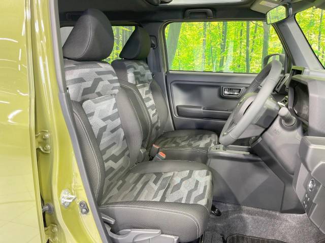 運転席シート廻りは使用感も少なく、良好な状態となっています。丁寧に使われていたことがよくわかりますね。