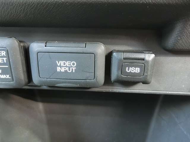 AV入力端子、USBジャック付き