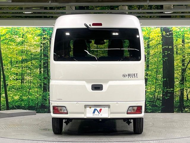 安心の最長10年・走行無制限保証（有償）をご用意。保証内容も充実はもちろん、無料点検＆オイル交換や、年中無休の全国・24時間ロードサービスも付帯されておりますのでご安心下さい。