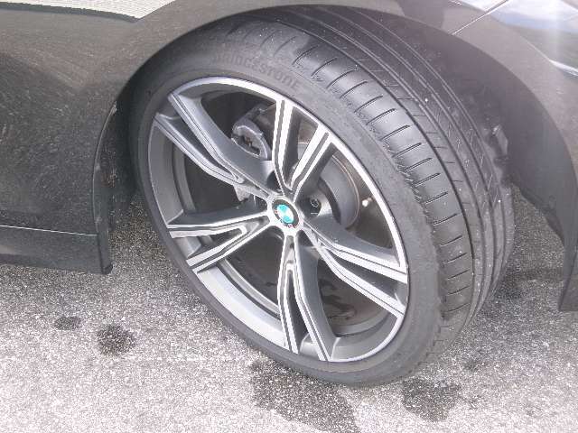 現在お乗りのお車をの査定も実施しております！BMWだけでなく他の輸入車、国産車も、もちろん査定させて頂きます！