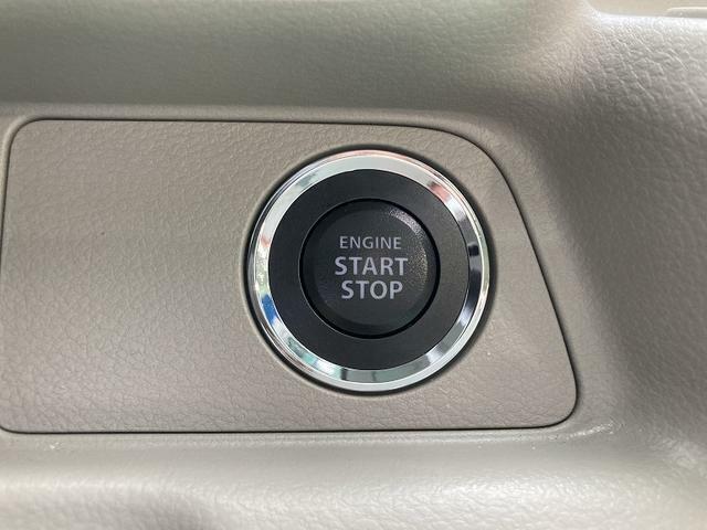 【キーレスプッシュスタート】ブレーキを踏みながらボタンを押すとエンジンがかかります。わざわざ鍵の出し入れをしなくても操作できますので楽ですね！