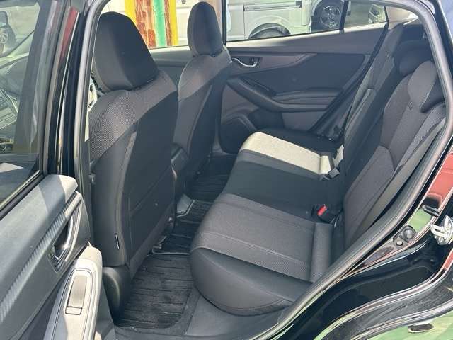 ★5年間新車保障★初度登録から5年間の新車保証が含まれています。長期間、安心してお乗り頂けます！保障費用は支払総額に含まれています！遠方のお客様は保証継承後、お近くのディーラーにて保証が受けられます！