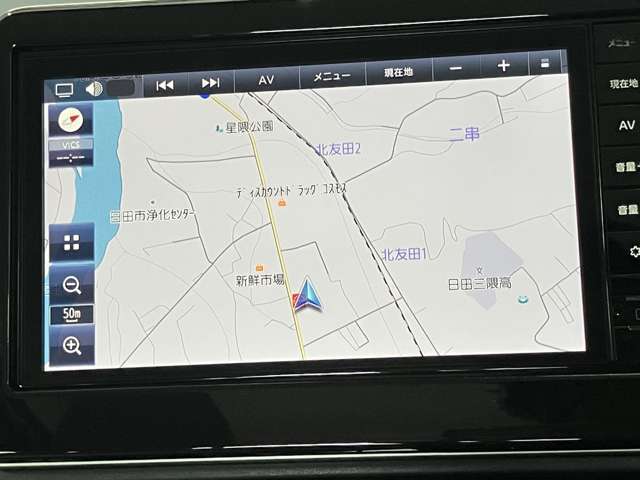 メモリーナビを搭載。楽しいドライブにナビは欠かせませんよね。Bluetoothも当然付いています♪好きな音楽を聴きながら今まで行ったことの無いところに行ってみませんか？