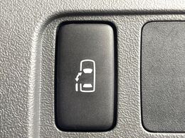 【パワースライドドア】スマートキーや運転席のスイッチでスライドドアの開閉が可能♪電動だから力を入れてドアを開ける必要が無く、小さいお子様でも、重い荷物を持っている時もラクに開け閉めできます♪