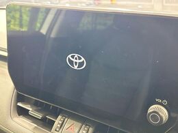 【10.5インチ　ディスプレイオーディオ】大画面のディスプレイはAppleCarPlayやAndroidAutoが利用可能。大きな画面でスマホナビアプリ等が利用いただけます♪