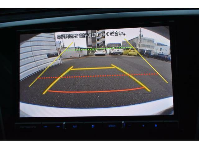 車内の人や荷物で後方視界が悪い時に、後方映像をしっかり表示。バックや駐車時も安心です。