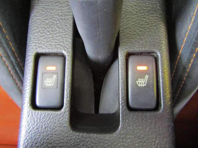 当社にてタイヤ交換も承っております●新品タイヤから中古タイヤやスタッドレスタイヤ等も当社でお安く承りますよ●もちろん社外アルミホイールの取付も承っております●お気軽に当店スタッフまでご相談下さいね●