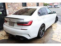 外装色はミネラルホワイトです。