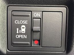 【パワースライドドア】スマートキーや運転席のスイッチでスライドドアの開閉が可能♪電動だから力を入れてドアを開ける必要が無く、小さいお子様でも、重い荷物を持っている時もラクに開け閉めできます♪