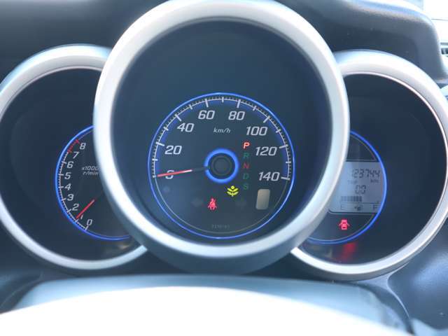 今お乗りのお車の買取り・下取りもお任せください。今までがんばってくれたお車を精一杯査定させていただきます。走行距離や年式でお悩みの方、まずは一度ご相談ください！★下取り最低10.000円保証★