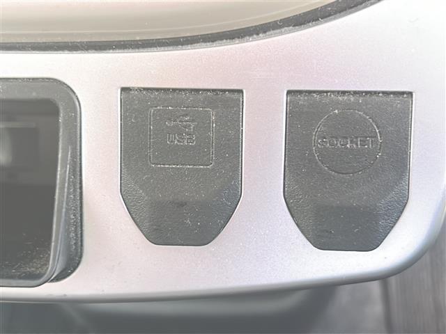 運転席周りにある装備です。ハンドル周り、インパネ周り等についている装備をこちらで確認できます。