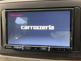 【ナビゲーション】目的地までしっかり案内してくれる使いやすいナビ。Bluetooth接続すればお持ちのスマホやMP3プレイヤーの音楽を再生可能！毎日の運転がさらに楽しくなります！！