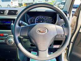 純正HIDヘッドライト/フォグランプ/エコアイドル/社外USB・CDオーディオ/ETC/社外15インチAW/ベンチシート