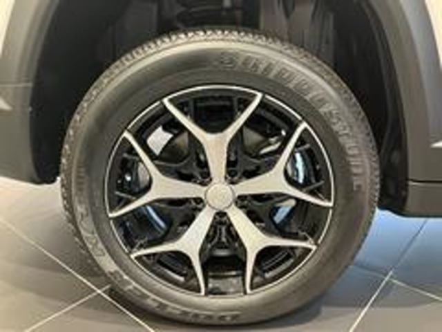 厚みのあるタイヤは衝撃を吸修する役目を果たしてくれるため、乗り心地にもご満足頂けます。