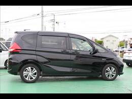 スライドドア車は狭い駐車も安心！お買い物にも便利、ドアの開閉による接触など、心配無！