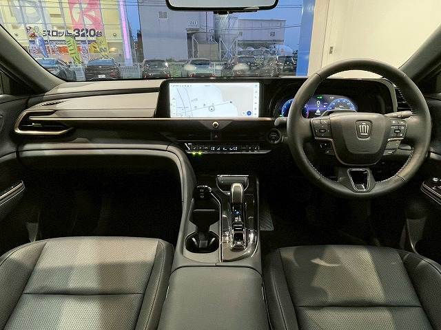 コックピット。車内もキレイで嫌な臭いもありません！ご納車後の臭いが付きにくくなる「空気触媒コーティング」もあります。