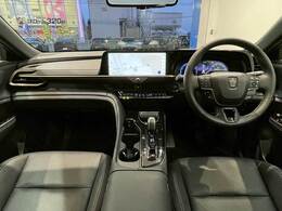 コックピット。車内もキレイで嫌な臭いもありません！ご納車後の臭いが付きにくくなる「空気触媒コーティング」もあります。