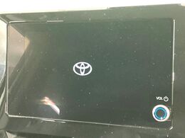 【8インチ　ディスプレイオーディオ】大画面のディスプレイはAppleCarPlayやAndroidAutoが利用可能。大きな画面でスマホナビアプリ等が利用いただけます♪