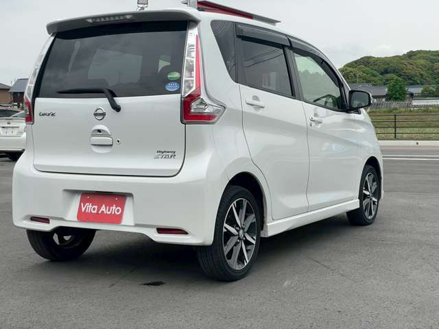 ★画像や動画を見ただけでお車の検討を進める事に抵抗がある方でも気軽に利用できるオンライン商談ならお車の検討はもちろん営業担当や店舗の様子も生中継でご覧いただけますので安心してお車をご検討頂けます。