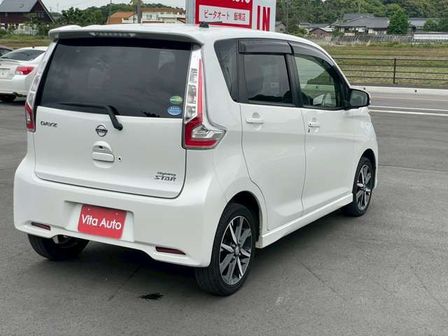 ★画像や動画を見ただけでお車の検討を進める事に抵抗がある方でも気軽に利用できるオンライン商談ならお車の検討はもちろん営業担当や店舗の様子も生中継でご覧いただけますので安心してお車をご検討頂けます。