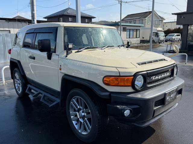 働いているスタッフは、中古車販売に携わってきたスタッフばかりなので車の知識やアドバイスはお任せください。「買ってよかった」「乗って楽しい」と思える一台のご提供をお約束します！