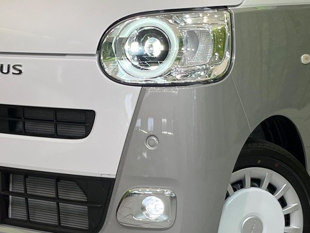 【LEDヘッドライト】悪天候や夜間走行時も良好な視界を確保し安心して運転できる高輝度LEDヘッドライトを装備！点灯速度が早く、消費電力も抑えられています。
