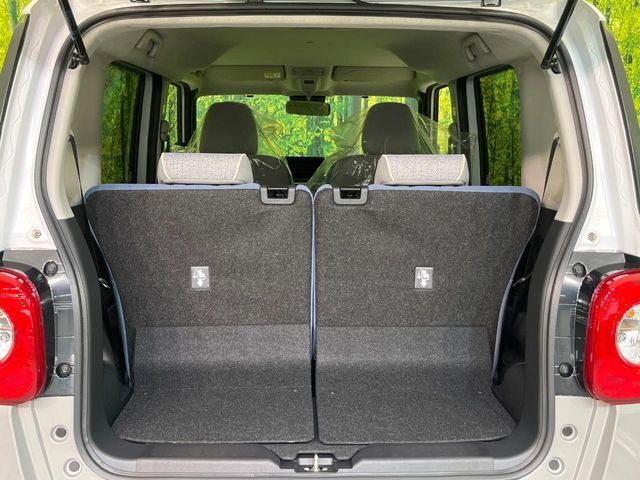 普段のお買い物や通勤、送迎等に十分な荷室スペースを確保しております。セカンドシートを倒すと、大きな荷物の積載も可能です♪