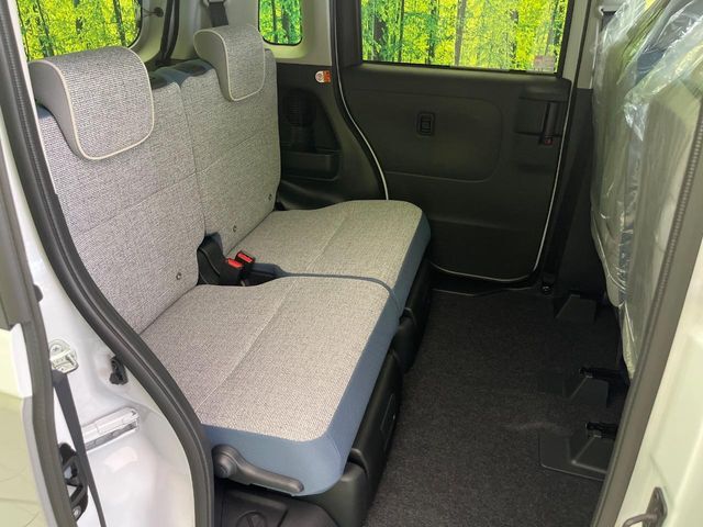 高品質なオリジナルフロアマットもオプションにてご用意しております。お好きなデザインやカラーをお車に合わせて選んでいただくことができます♪