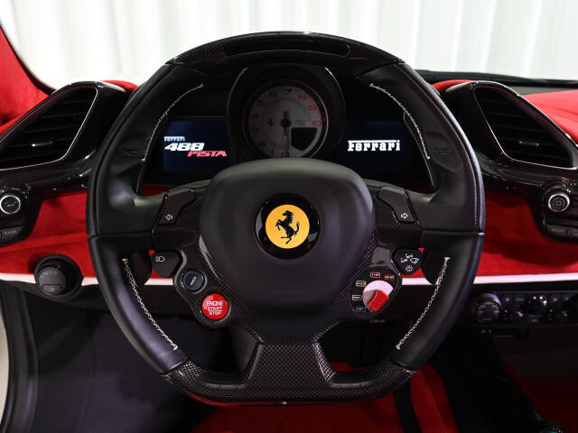 Ferrari 488 Pistaは、フェラーリのV8モデルにおける技術的頂点を極めたサーキット直系のスペチアーレモデルです。
