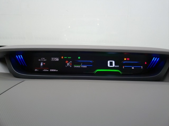 メーターも見易いレイアウトなので安心ドライブをサポートします☆