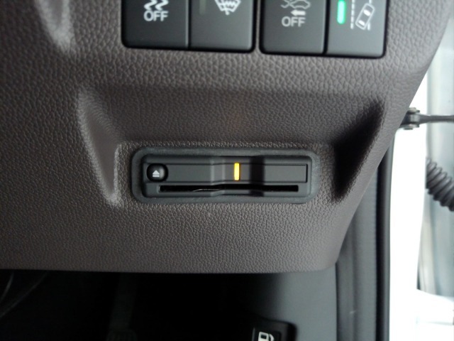 ETC付！高速道路の料金所はキャッシュレスで通過です！サービスエリア等にあるスマートインターの出入りも利用可能でとっても便利☆ご納車後すぐにお使い頂けるようセットアップしてのお渡しとなります。