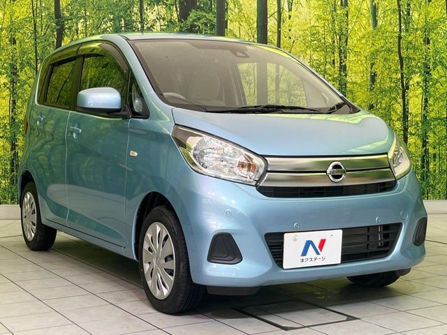 高透明度のガラス皮膜で撥水はもちろん、上質なツヤ・光沢を実現。紫外線や酸性雨から大切な愛車を保護し、色あせ・劣化を防止。「弾スプラッシュコート」、「弾プリミッサコート」からお選びいただけます。