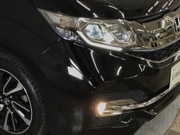 【LEDヘッドライト】ディスチャージヘッドライト（HID）と同等の明るさで、夜道や雨天走行が明るく視界良好！！　フォグライトも装備で、安心感さらにUPです♪安心ドライブを楽しんで下さい♪