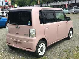 広々！商談スペース！ファミリーも大歓迎です☆ご来店いただいたお客様へは、温かいお飲み物や冷たいお飲み物をご準備いたしております。ごゆっくりご商談をお楽しみくださいませ☆