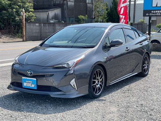 車内もキレイで嫌な臭いもありません！ご納車後の臭いが付きにくくなる「ドクターバズーカー」もご用意しております。愛車を大切に乗って頂く、お子様がいらっしゃるお客様にご好評いただいております。