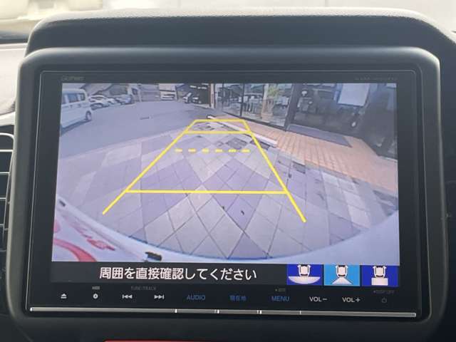納車前には併設しております整備工場にて法定点検整備を行なってお渡ししております。