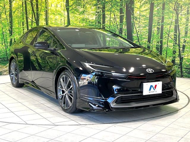 高透明度のガラス皮膜で撥水はもちろん、上質なツヤ・光沢を実現。紫外線や酸性雨から大切な愛車を保護し、色あせ・劣化を防止。「弾スプラッシュコート」、「弾プリミッサコート」からお選びいただけます。