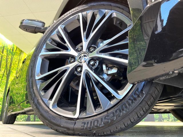 【純正19インチアルミホイール】外観にマッチした純正アルミホイールを装着しております。各種社外アルミホイールや、スタッドレスタイヤも取扱いしております。是非ご相談ください♪