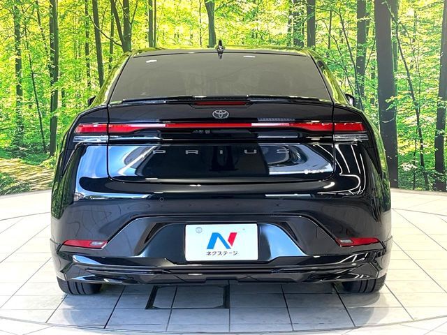 安心の最長10年・走行無制限保証（有償）をご用意。保証内容も充実はもちろん、無料点検＆オイル交換や、年中無休の全国・24時間ロードサービスも付帯されておりますのでご安心下さい。